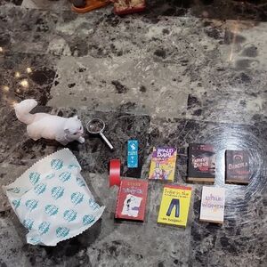 Zuru Mini Brands Books Set